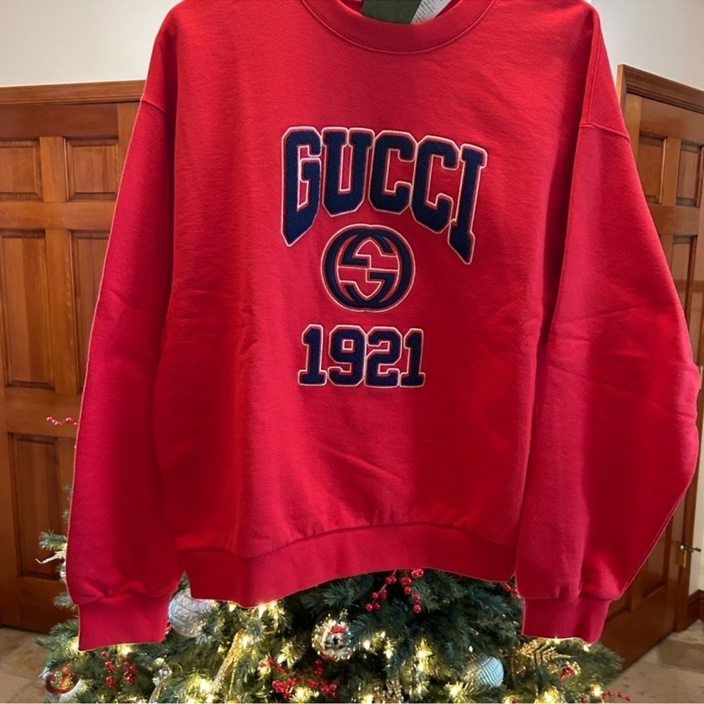 Gucci men’s cotton jersey felt sweatshirt 1921 embroidered. Size medium NWT.